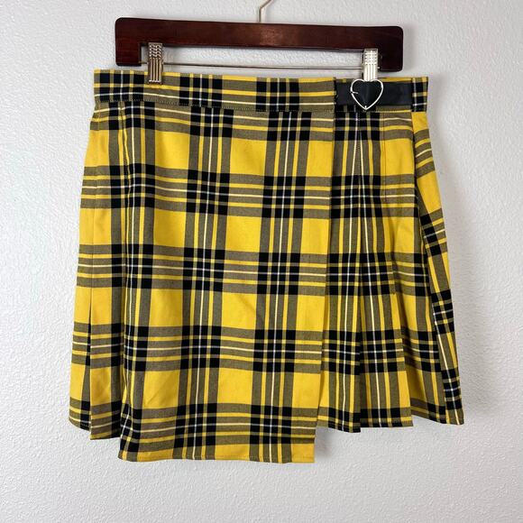 Hell Bunny Dresses & Skirts - Hell Bunny Corey Yellow Plaid Pleated Mini Skirt Heart Buckle NWT L